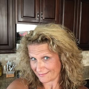 Meet your Posher, Debra